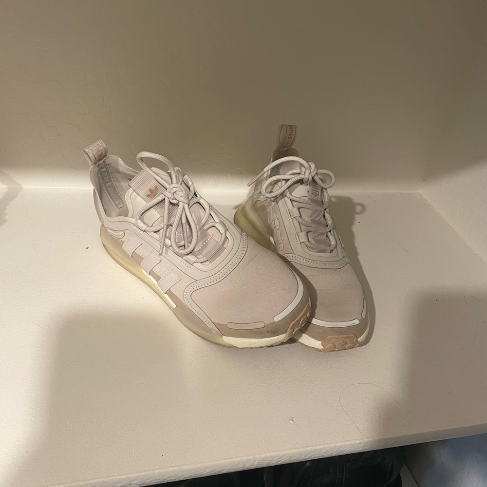 Youth adidas size 6 fits woman’s 7